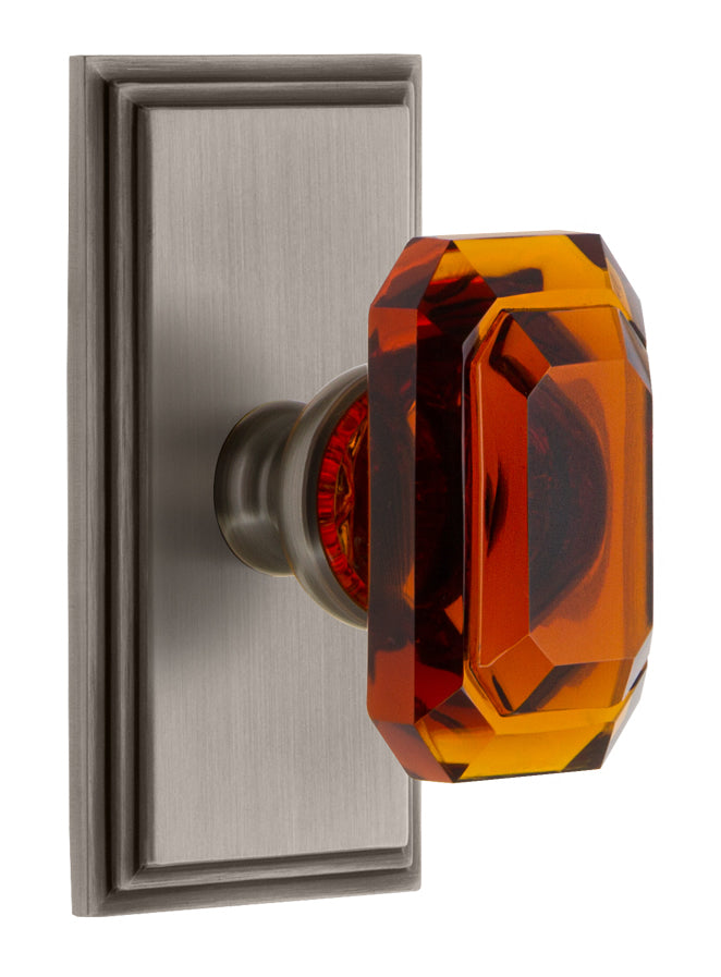 Grandeur Carre Plate with Baguette Amber Knob