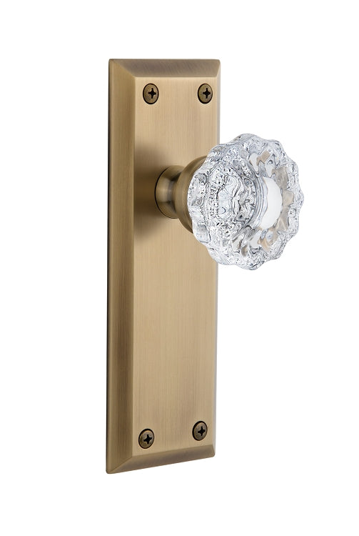 Grandeur Fifth Avenue Plate with Versailles Knob Vintage Brass