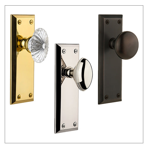Grandeur Knobs with Fifth Avenue Plate