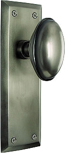 Nostalgic Warehouse New York Plate with Homestead Knob - Antique Pewter