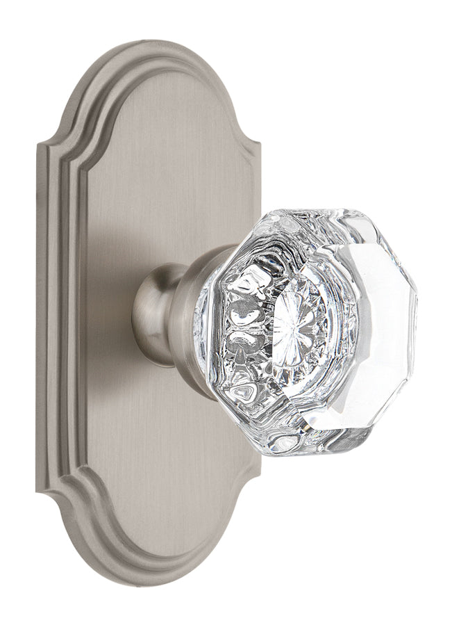 Grandeur Arc Plate with Chambord Crystal Knob