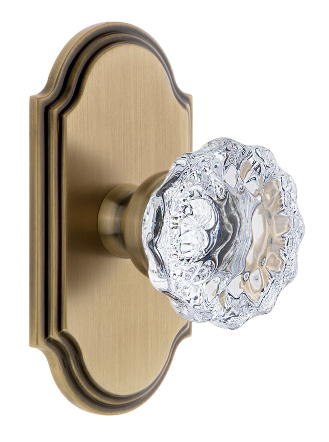 Grandeur Arc Plate with Fontainebleau Crystal Knob
