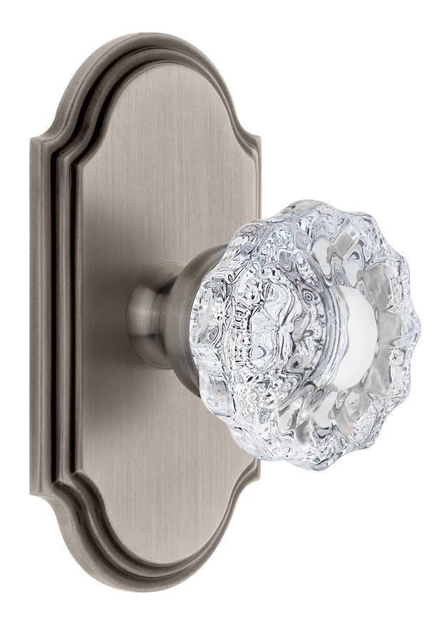Grandeur Arc Plate with Versailles Crystal Knob