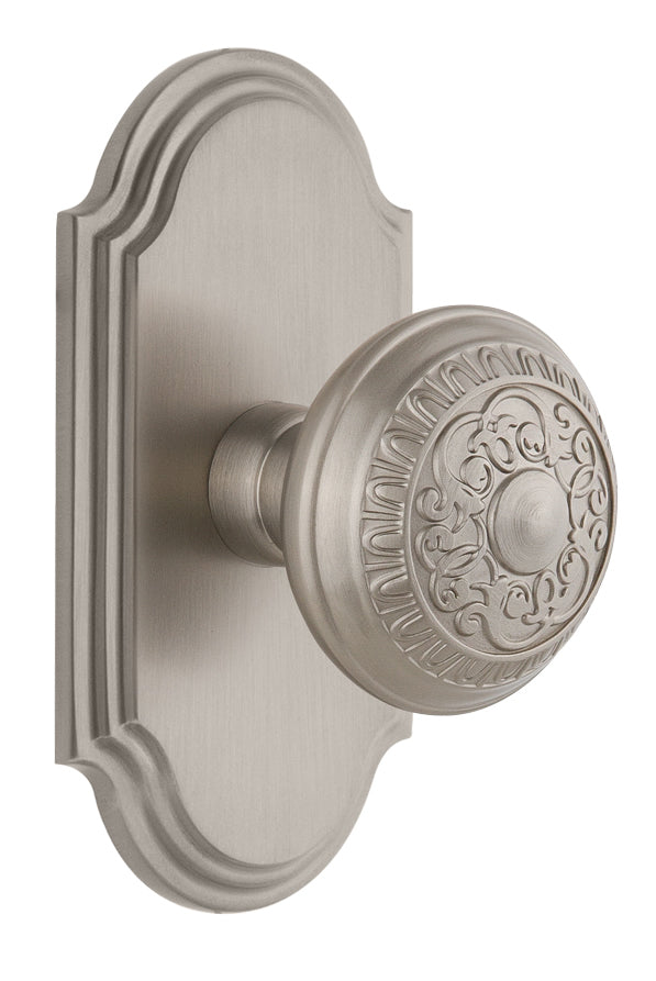 Grandeur Arc Plate with Windsor Knob