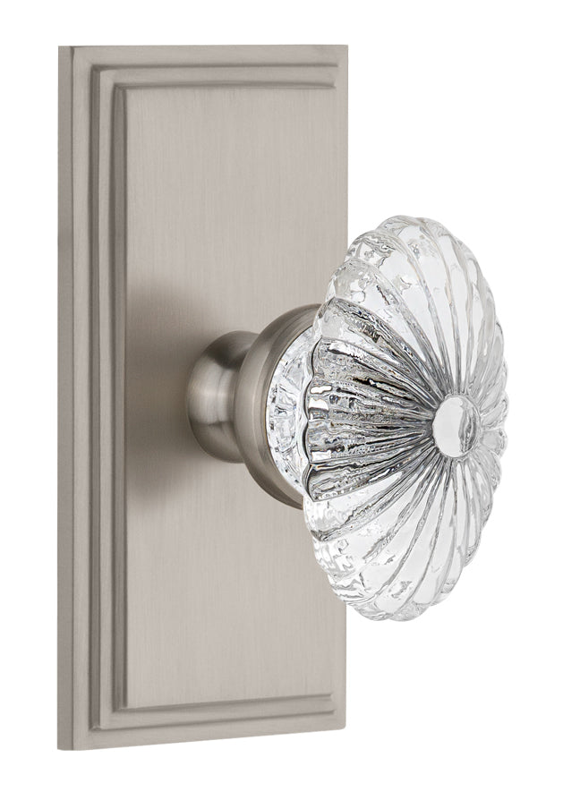 Grandeur Carre Plate with Burgundy Knob