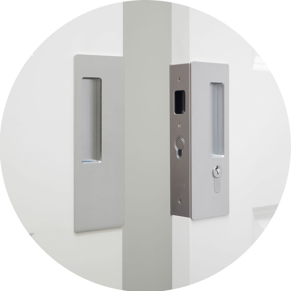 CL400D Privacy Bi-Parting Pocket Door Lock Closed - Matte Chrome