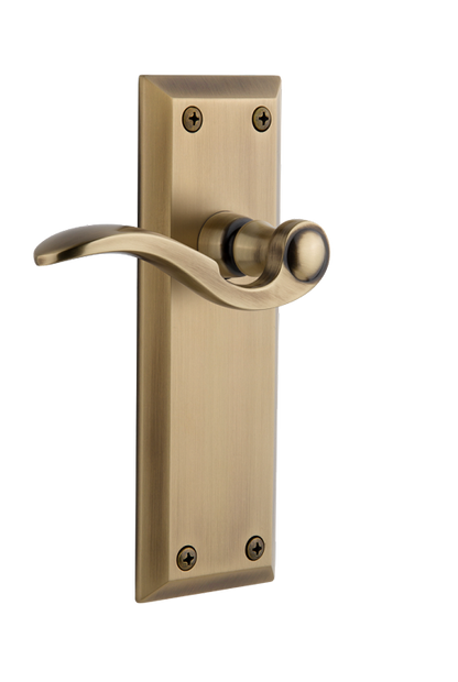 Grandeur Fifth Avenue Plate with Bellagio Lever in Vintage Brass