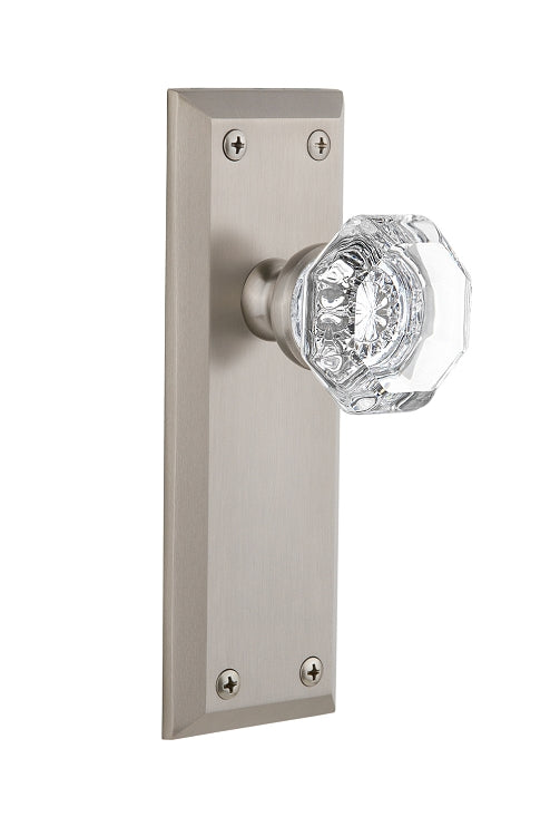 Grandeur Fifth Avenue Plate with Chambord Knob