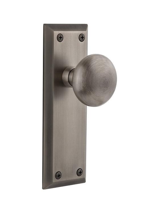 Grandeur Fifth Avenue Plate with Fifth Avenue Knob Antique Pewter