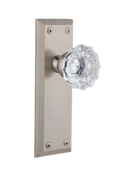 Grandeur Fifth Avenue Plate with Fontainebleau Knob Satin Nickel