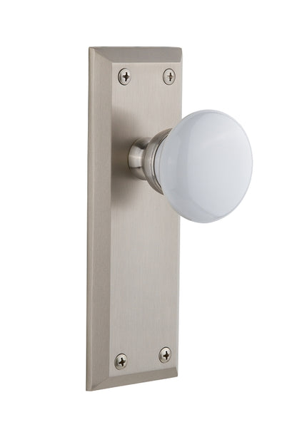 Grandeur Fifth Avenue Plate with Hyde Park Knob Satin Nickel