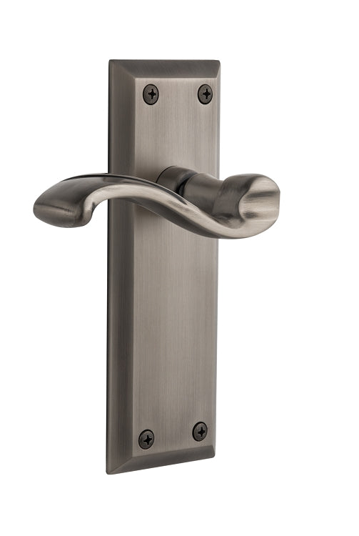 Grandeur Fifth Avenue Plate with Bellagio Lever in Antique Pewter