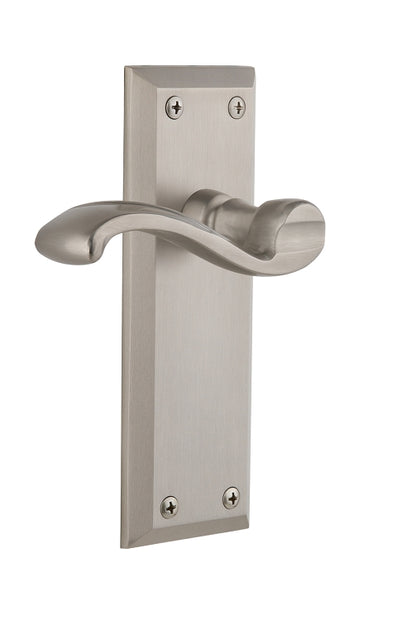 Grandeur Fifth Avenue Plate with Bellagio Lever in Satin Nickel