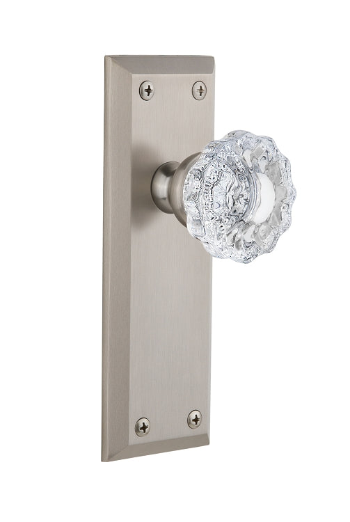 Grandeur Fifth Avenue Plate with Versailles Knob
