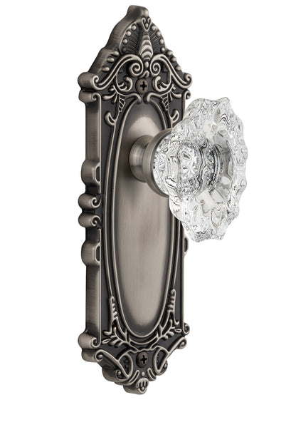 Grandeur Grande Victorian Plate with Biarritz Knob