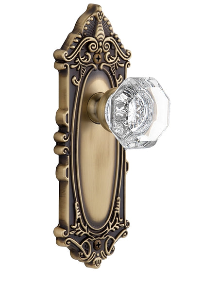 Grandeur Grande Victorian Plate with Chambord Knob