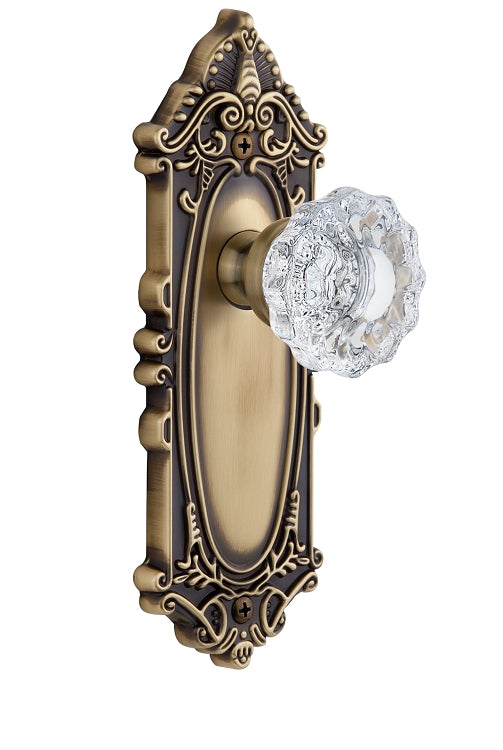 Grandeur Grande Victorian Plate with Versailles Knob