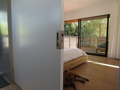 CL400C Keyed Pocket Door Lock In Use 2