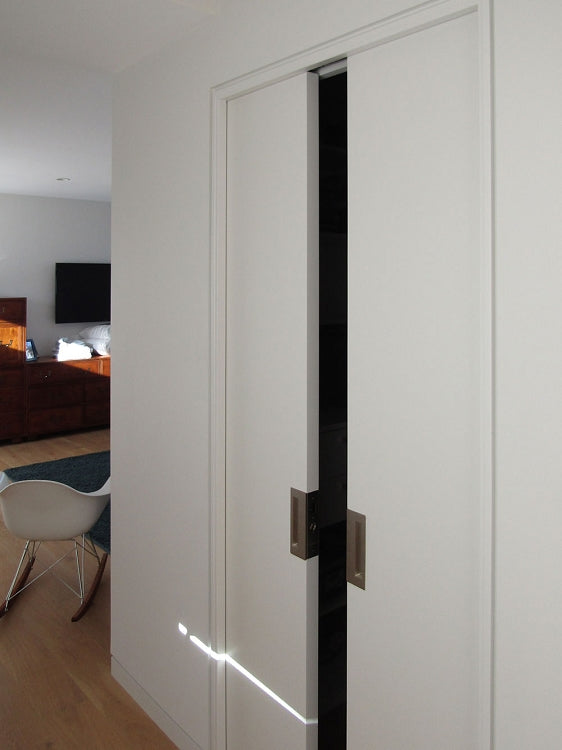 CL400D Privacy Bi-Parting Pocket Door Lock - In Use 4