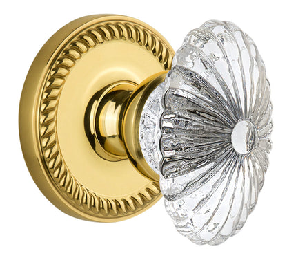 Grandeur Newport Rosette with Burgundy Knob