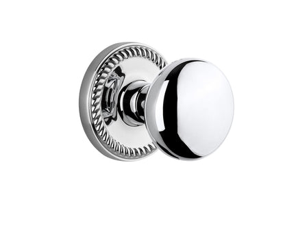 Grandeur Newport Rosette with Fifth Avenue Knob Bright Chrome