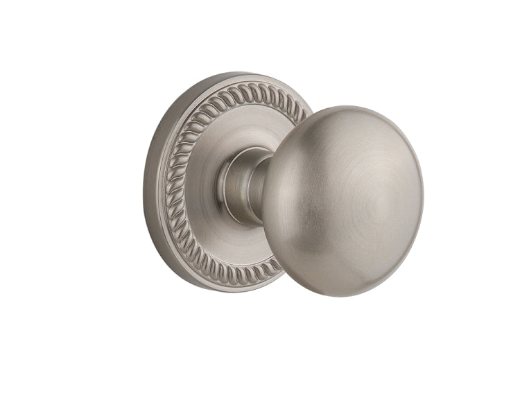 Grandeur Newport Rosette with Fifth Avenue Knob Satin Nickel
