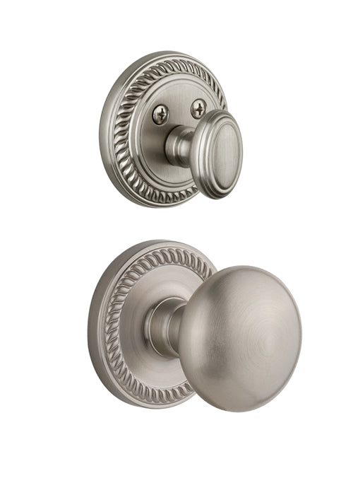 Grandeur Newport Handleset with Fifth Avenue Knob - Interior Half Only Satin Nickel