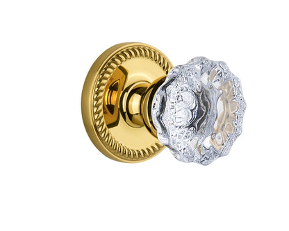 Grandeur Newport Rosette with Fontainebleau Knob Polished Brass / Lifetime Brass