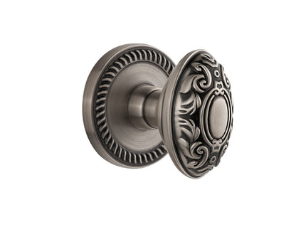 Grandeur Newport Rosette with Grande Victorian Knob Antique Pewter