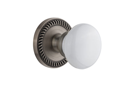 Grandeur Newport Rosette with Hyde Park Knob Antique Pewter