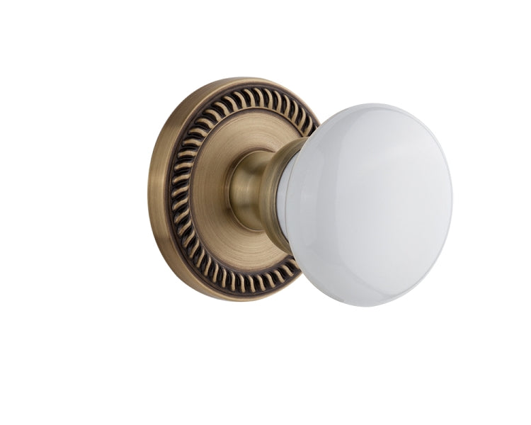 Grandeur Newport Rosette with Eden Prairie Knob Vintage Brass