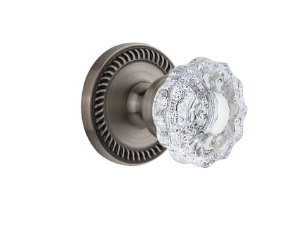 Grandeur Newport Rosette with Versailles Knob Antique Pewter