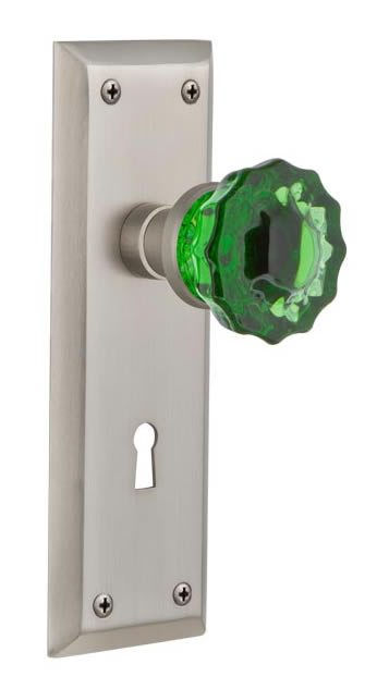 Nostalgic Warehouse New York Plate with Emerald Crystal Knob