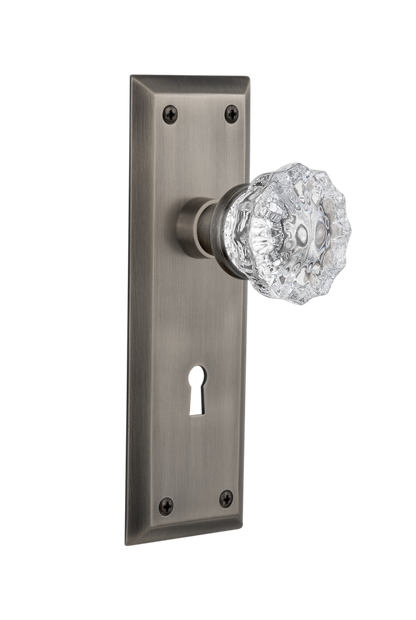 Nostalgic Warehouse New York Plate with Crystal Knob