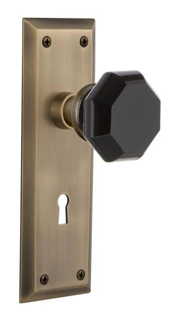 Nostalgic Warehouse New York Plate with Black Waldorf Knob
