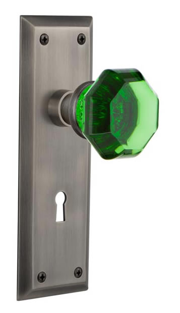 Nostalgic Warehouse New York Plate with Emerald Waldorf Knob