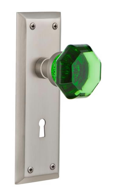 Nostalgic Warehouse New York Plate with Emerald Waldorf Knob