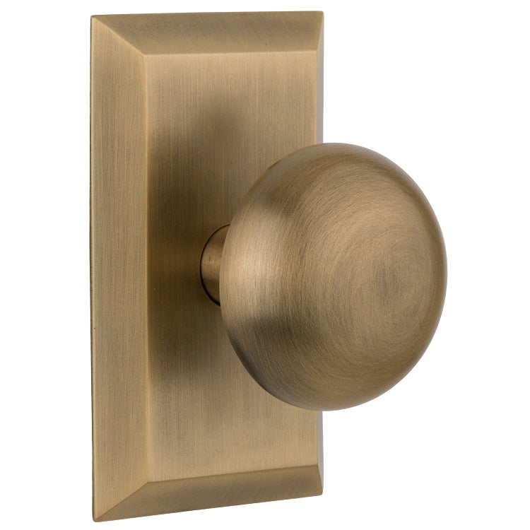 Nostalgic Warehouse New York Knob with Studio Plate - Antique brass