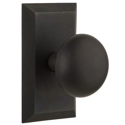 Nostalgic Warehouse New York Knob with Studio Plate - Oil rubbed bronze