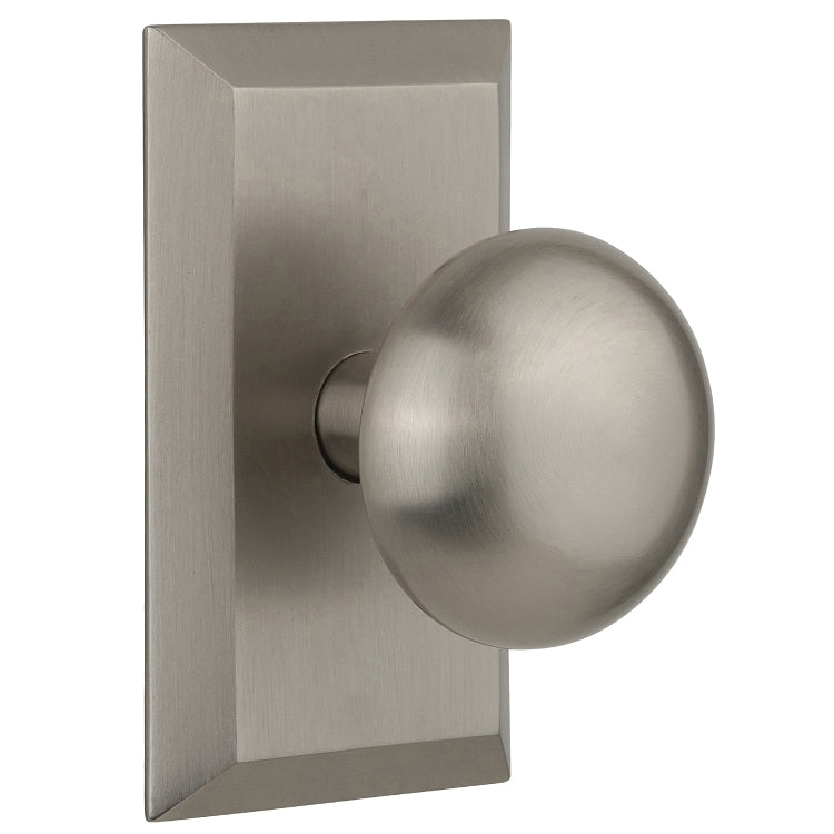 Nostalgic Warehouse New York Knob with Studio Plate - Satin nickel