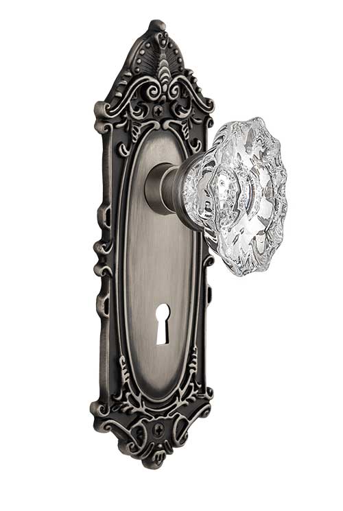 Nostalgic Warehouse Victorian Plate with Chateau Crystal Knob