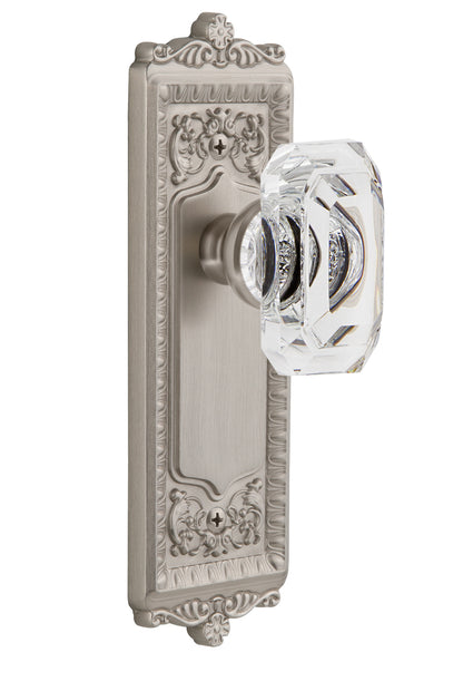 Grandeur Windsor Plate with Baguette Clear Knob