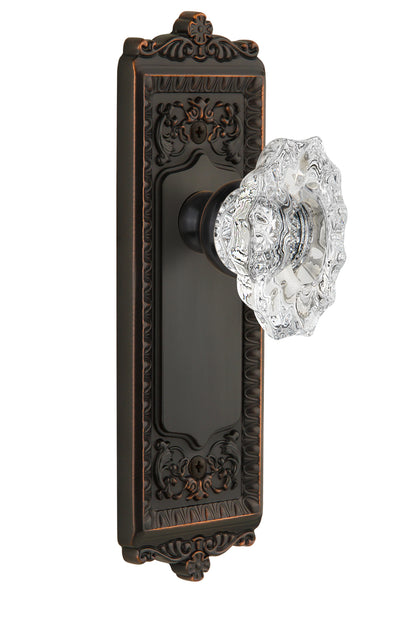 Grandeur Windsor Plate with Biarritz Knob