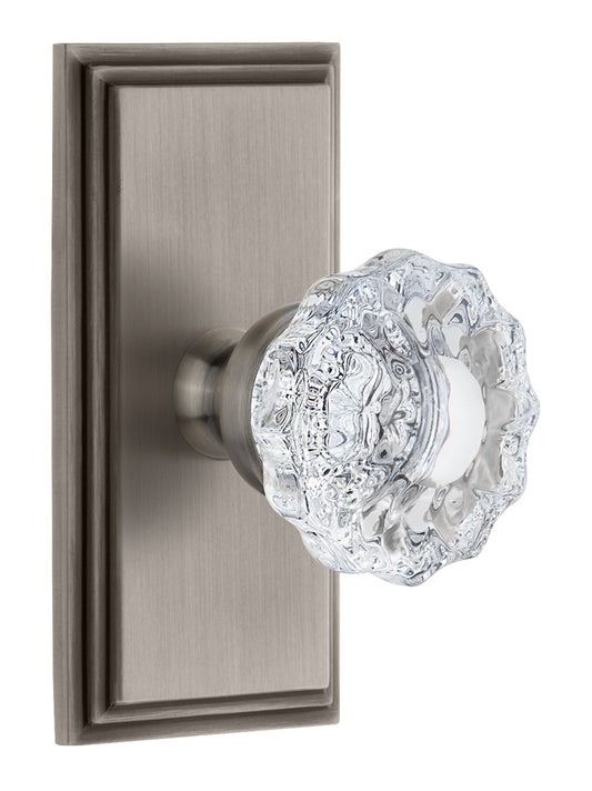 Grandeur Carre Plate with Versailles Knob